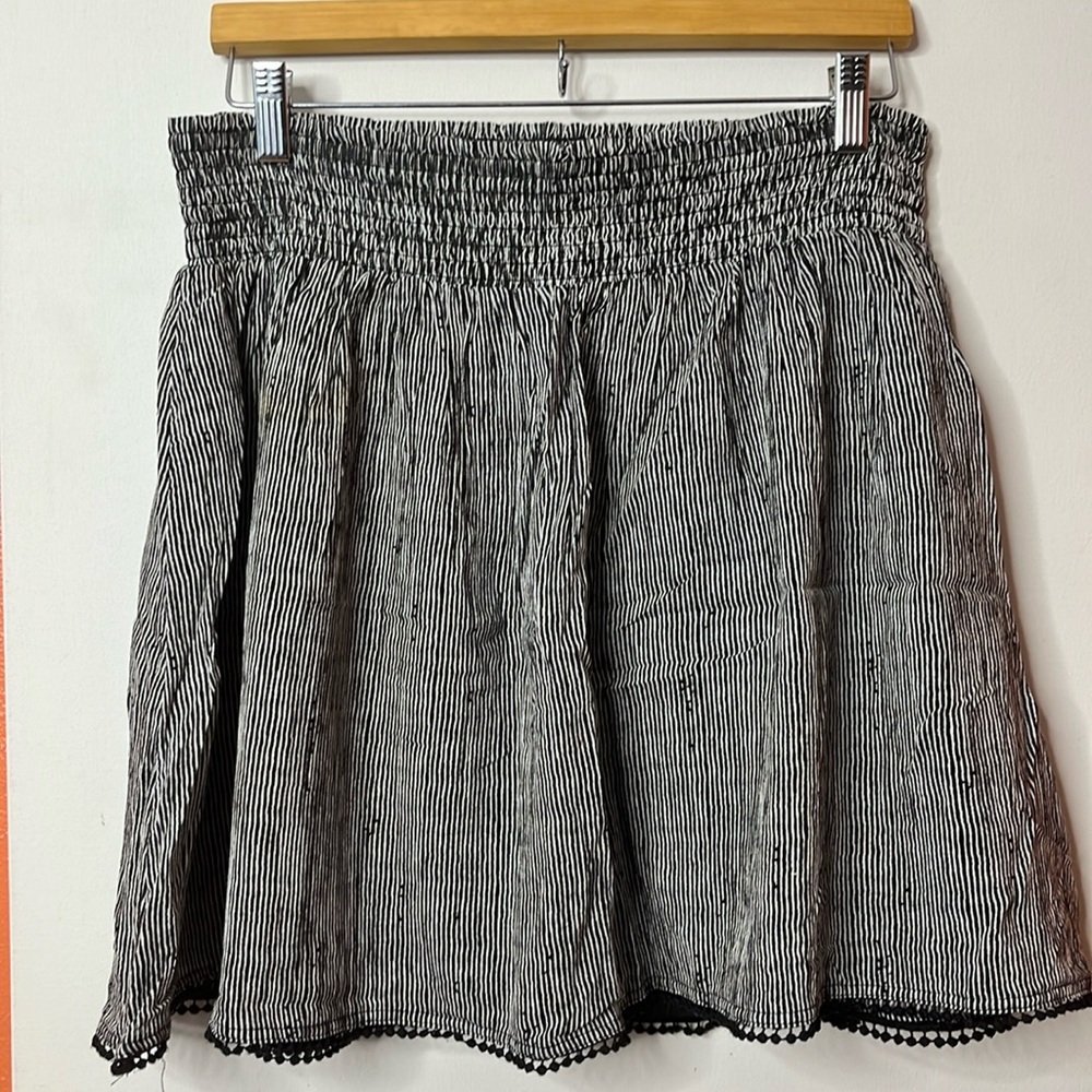 Old Navy Black and White Mini Skirt
